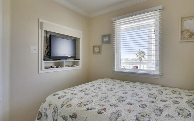 Seascape 1221 1 Bedroom Condo by RedAwning