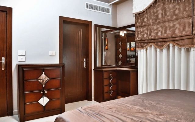 Deluxe Apartments