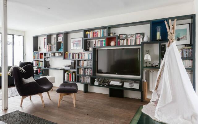Отель onefinestay - Batignolles Apartments Франция, Париж - отзывы, цены и фото номеров - забронировать отель onefinestay - Batignolles Apartments онлайн комната для гостей