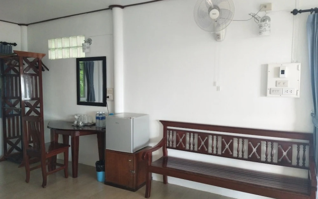 Aow Noi Resort