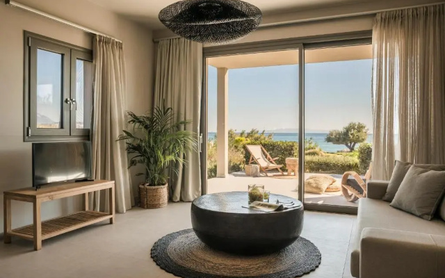 Argilos suite-Grand Blue Beach Residence