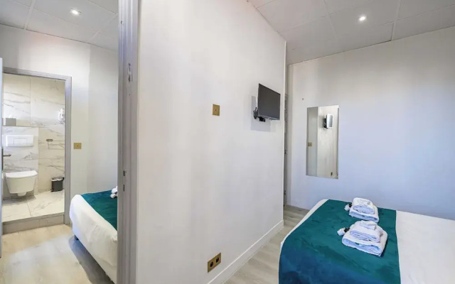 Hotel Avaton - Family Bedroom - Cannes Palais
