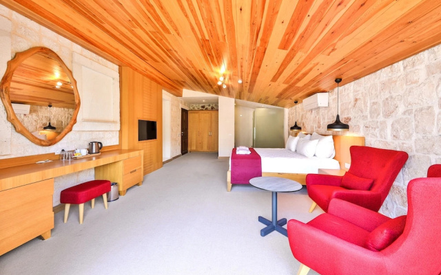 Atalante Hotel