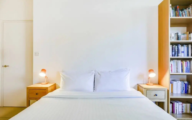Stylish, Bright Apartment w/ Private Garden