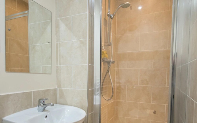 Crown Luxury Serviced Apartments