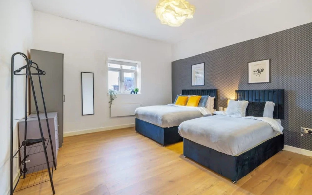 Spacious Apartment for Groups in City Centre