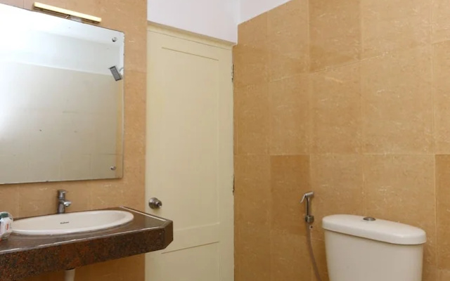 Hotel Planet Grande by OYO Rooms