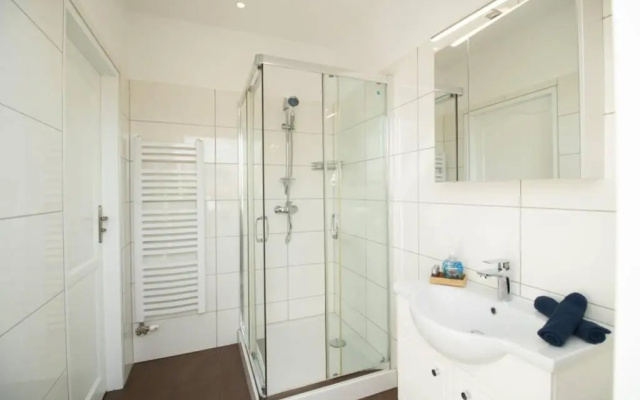 Sunny & cozy Penthouse with Balcony DG4