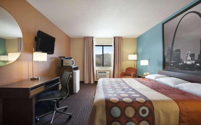 Super 8 by Wyndham Collinsville St. Louis