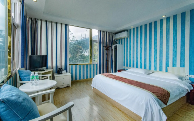 Qionghai Holiday Hotel