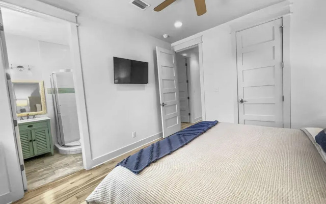 Ciao Bella 7 Bedroom Home by RedAwning