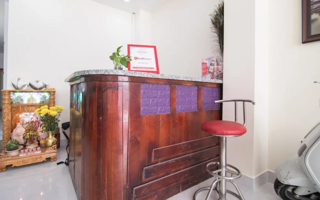 RedDoorz Plus  Le Van Sy Street 2