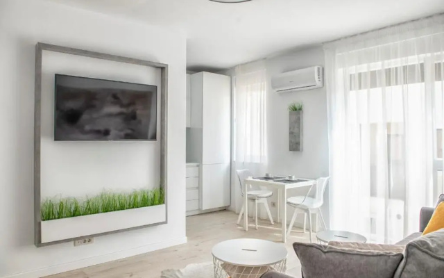 West Residence Apartments