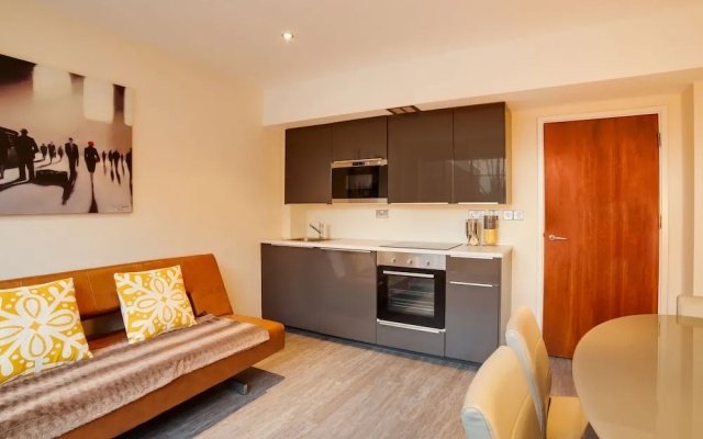 Lovely Studio in London With Jacuzzi