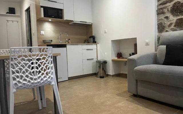 Charmant Studio Au Cœur de la Rue Fesch D'ajaccio