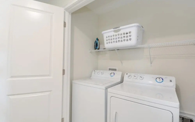 9153 Davenport - 8 Br Home