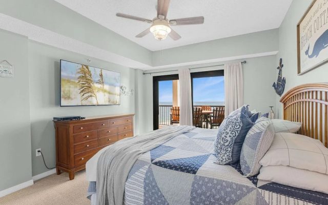 Palms 915- Premier Beachfront Condo