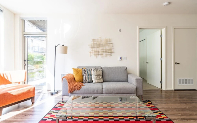 Sophari Isle: Mercer Island Apartments