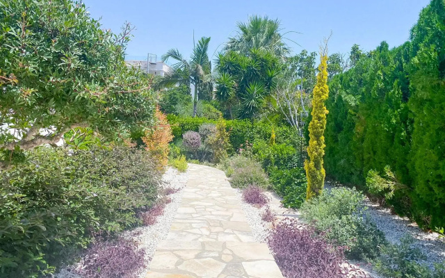 Phaedrus Living: Luxury Villa Ellison