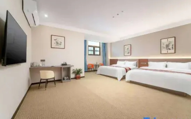 Left Bank Hotel (Qihe County Oulebao Marine Polar World)