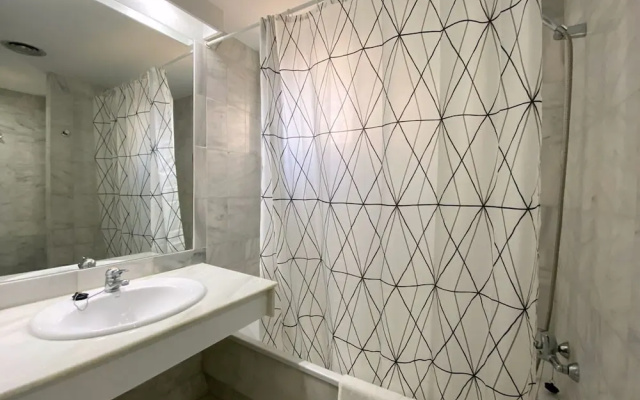 2 Bedroom Close to the Pool F-4