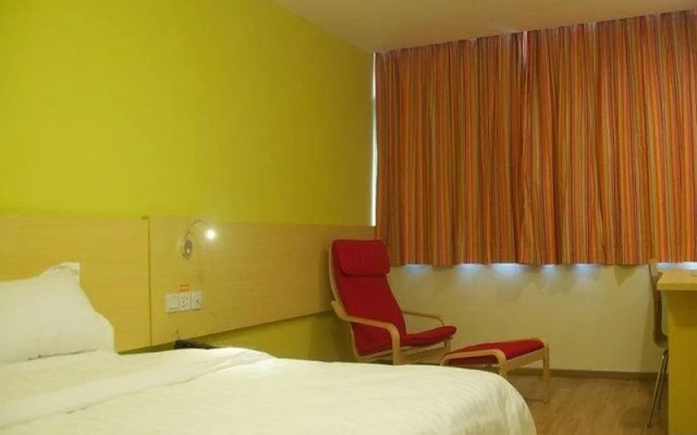 7 Days Inn Fuyong Airport Phoenix Mountain Branch