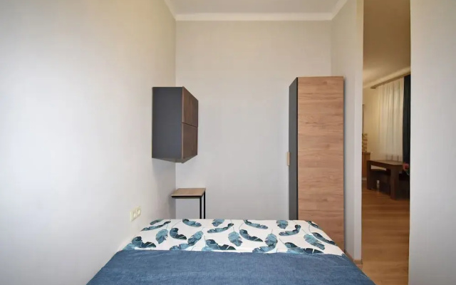 Apartment by Luxe Group AL777
