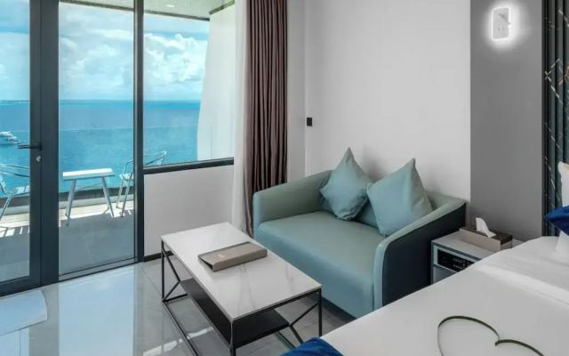 iCom Blue Sea View