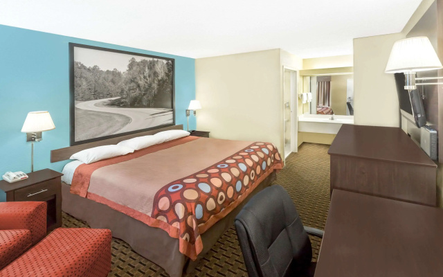 Super 8 by Wyndham Madison/Ridgeland Area
