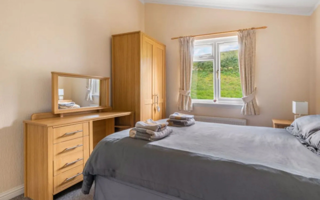 Loch Side Lodge 5