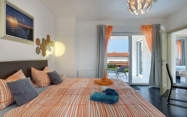 Modern Holiday Home in Novigrad With Pool