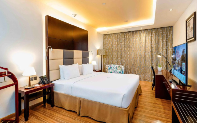 Metropolitan Al Mafraq Hotel