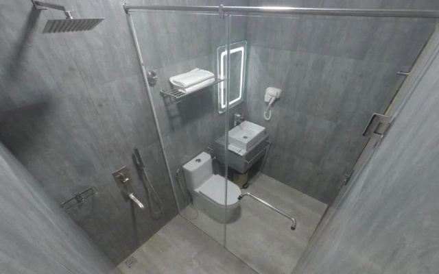 Dhiffushi Tourist Hotel