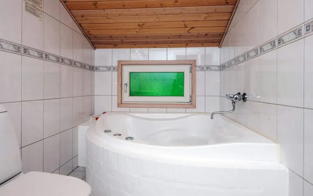 Secluded Holiday Home in Henne near Beach