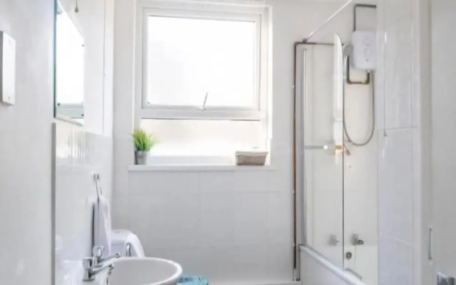 A 2-comfortable Bedroom Apartment