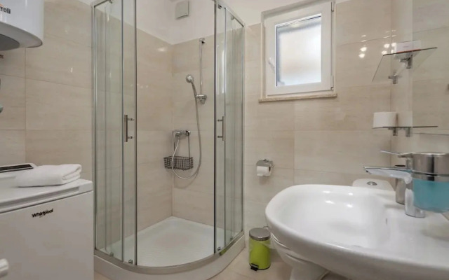 Seaview Pool House Mytilus