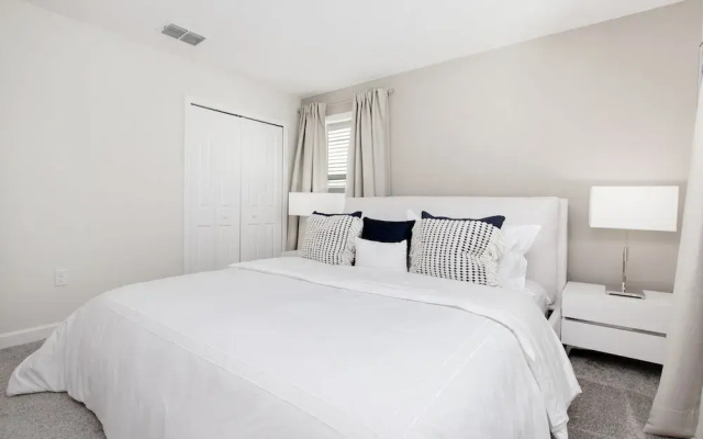 9 Bed 5 Ba Villa with Games, Pool & Spa