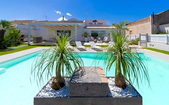 Villa White Luxury Residence