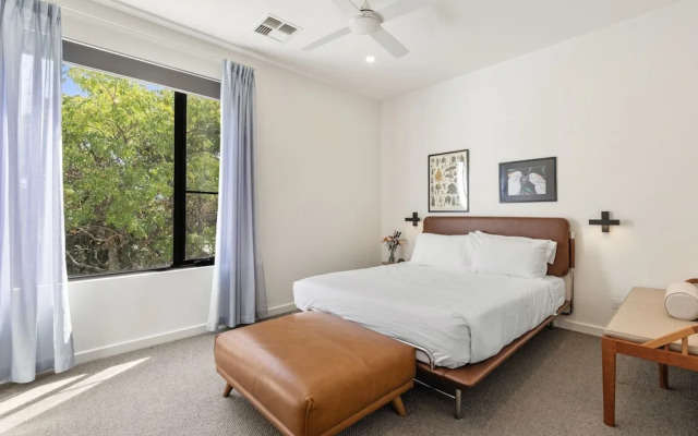Stylish 3-bed Townhouse Near City Fringe