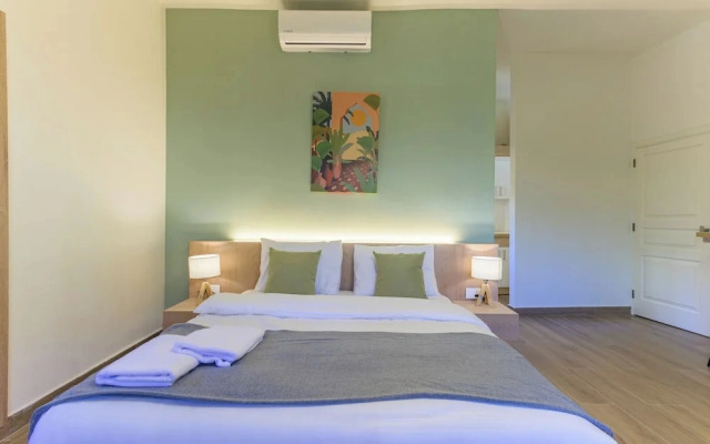 Quattro - Deluxe Studios & Rooftop in Batroun
