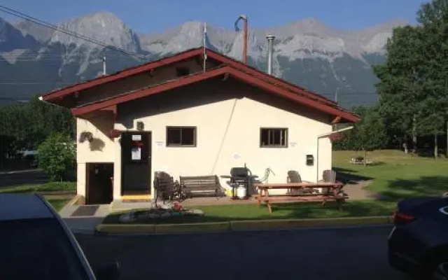 The Gateway Inn