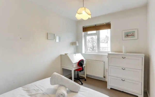 West London 3 bed Home Next to the River!