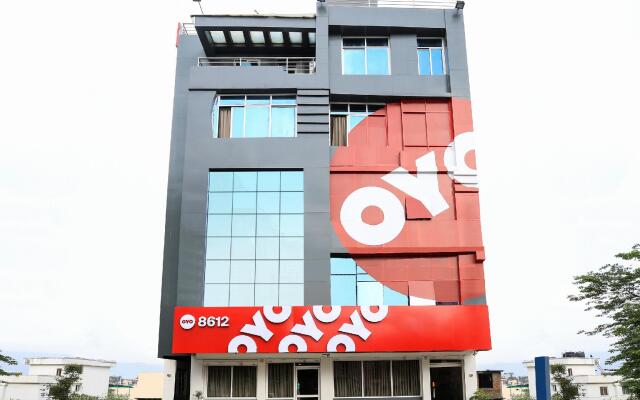 Отель OYO 123 Hotel Prince Plaza Непал, Катманду - отзывы, цены и фото номеров - забронировать отель OYO 123 Hotel Prince Plaza онлайн вид на фасад