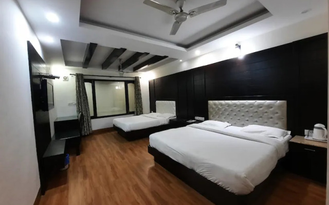 Hotel Basera