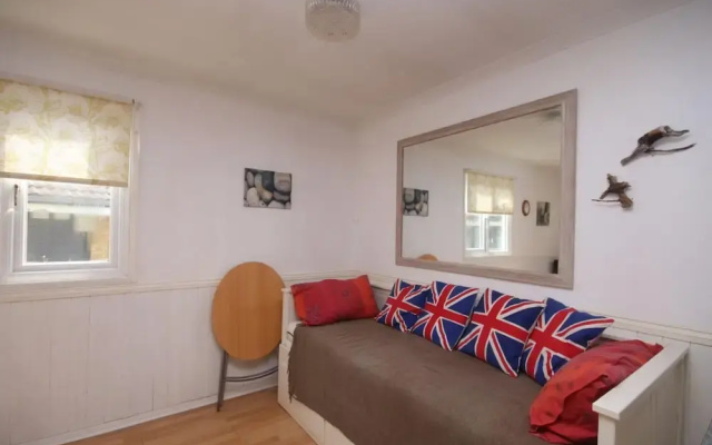 42A Medmerry Park 2 Bedroom Chalet