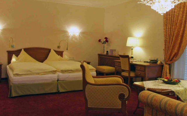 Akzent Hotel Restaurant Altdorfer Hof