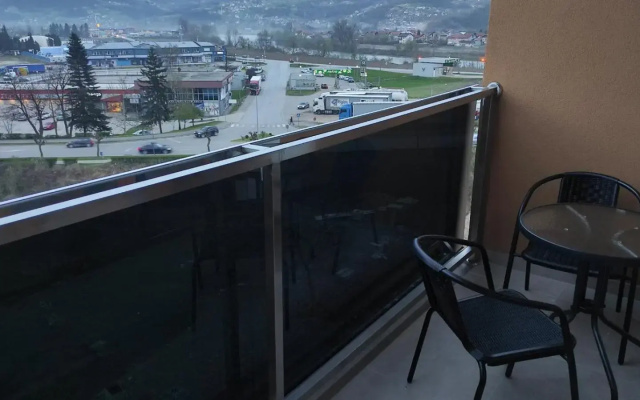 M&I Apartment