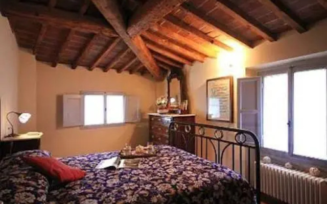 Monna Lisa Halldis Apartment