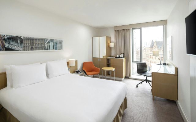 DoubleTree by Hilton Manchester - Piccadilly