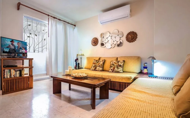 Charming 1 BR Between 5th Avenue and the Beach